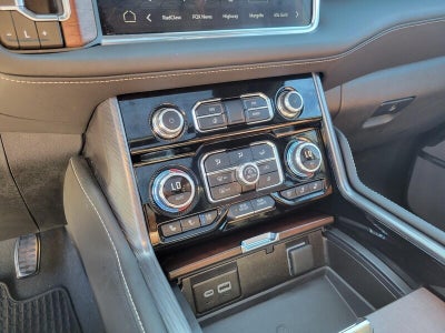 2024 GMC Yukon XL Denali Ultimate