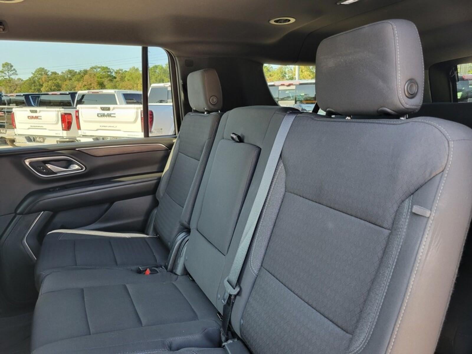 2023 Chevrolet Suburban LS