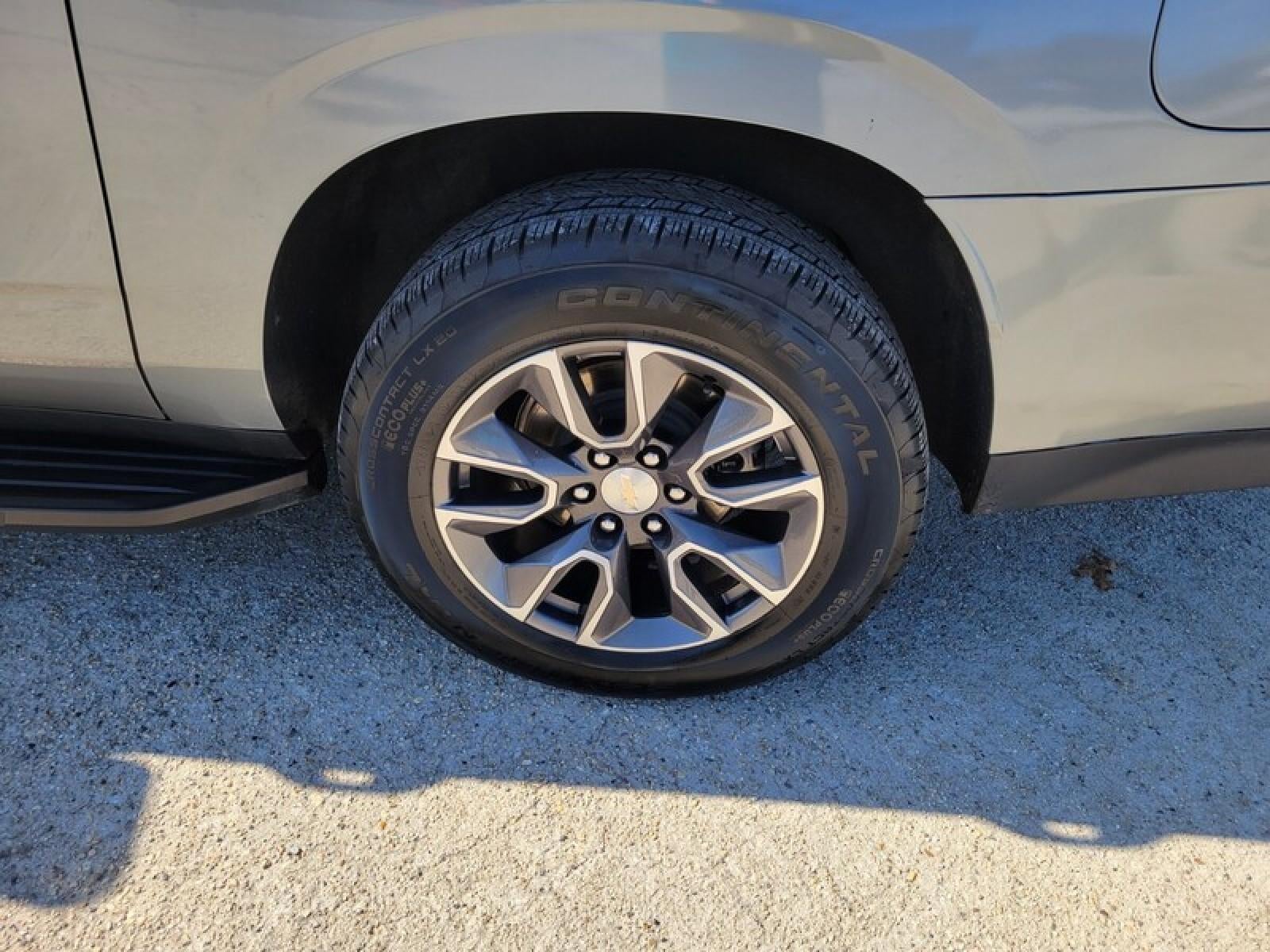 2023 Chevrolet Suburban LS