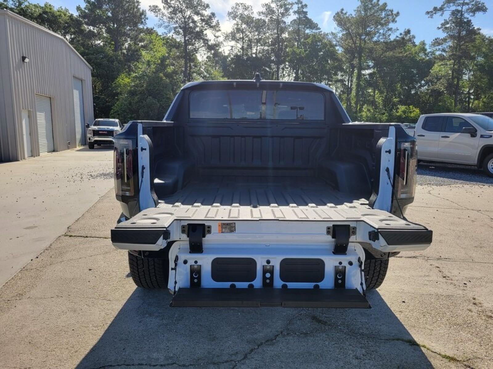 2026 GMC HUMMER EV Pickup e4WD Crew Cab 2X w/3VL