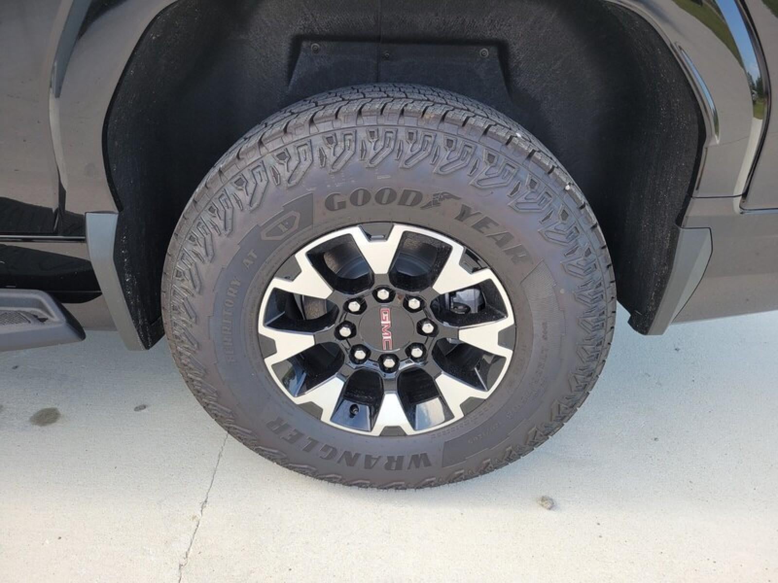 2026 GMC Sierra EV e4WD Crew Cab Extended Range AT4