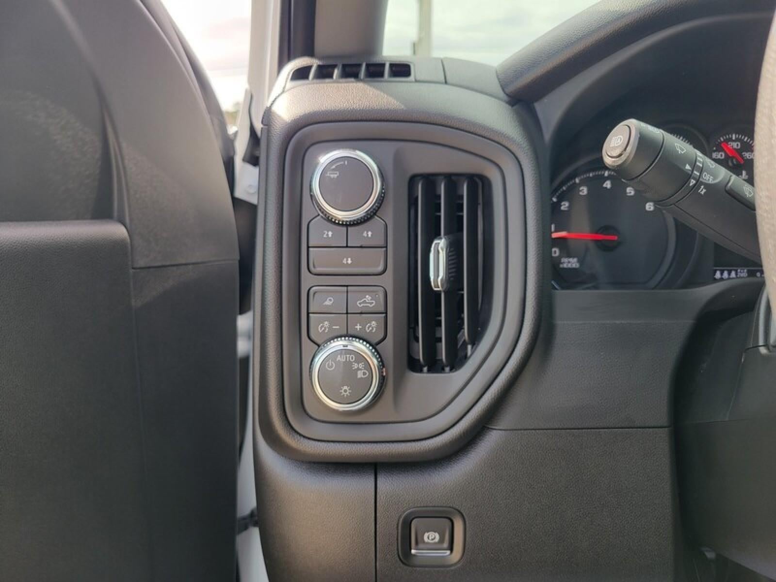 2026 GMC Sierra 2500 HD Crew Cab Standard Box 4-Wheel Drive Pro