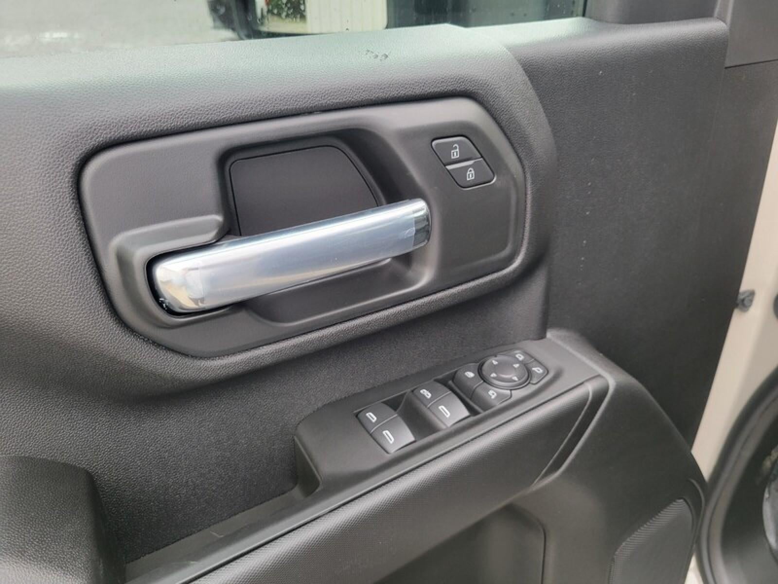 2026 GMC Sierra 2500 HD Crew Cab Standard Box 4-Wheel Drive Pro