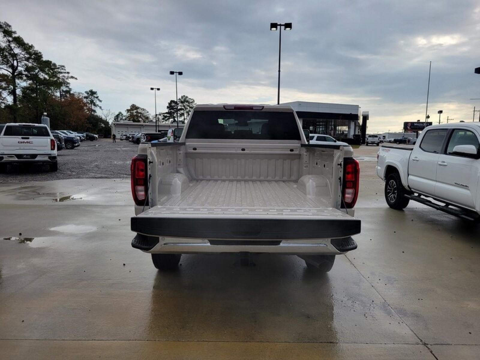 2026 GMC Sierra 2500 HD Crew Cab Standard Box 4-Wheel Drive Pro