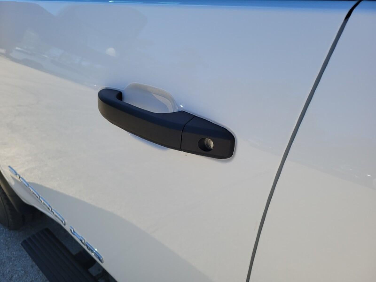 2026 GMC Sierra 2500 HD Crew Cab Standard Box 4-Wheel Drive Pro