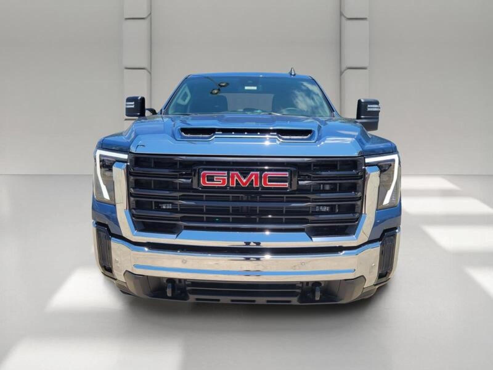2026 GMC Sierra 2500 HD Crew Cab Standard Box 4-Wheel Drive Pro