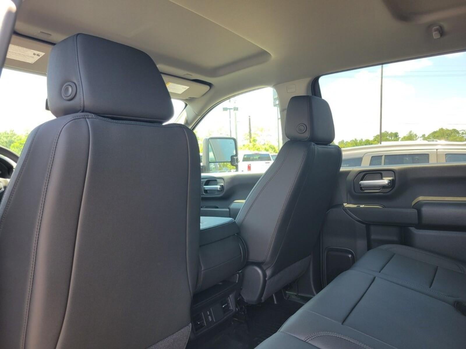 2026 GMC Sierra 2500 HD Crew Cab Standard Box 4-Wheel Drive Pro