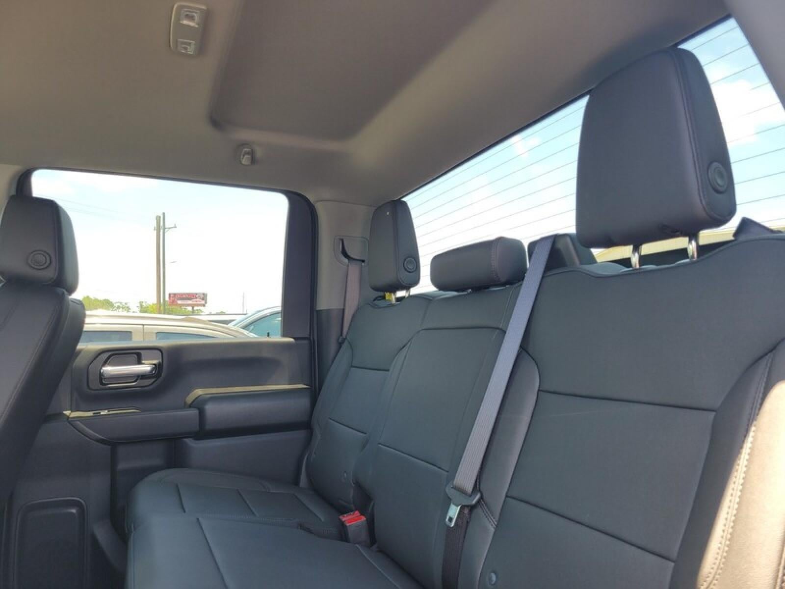 2026 GMC Sierra 2500 HD Crew Cab Standard Box 4-Wheel Drive Pro