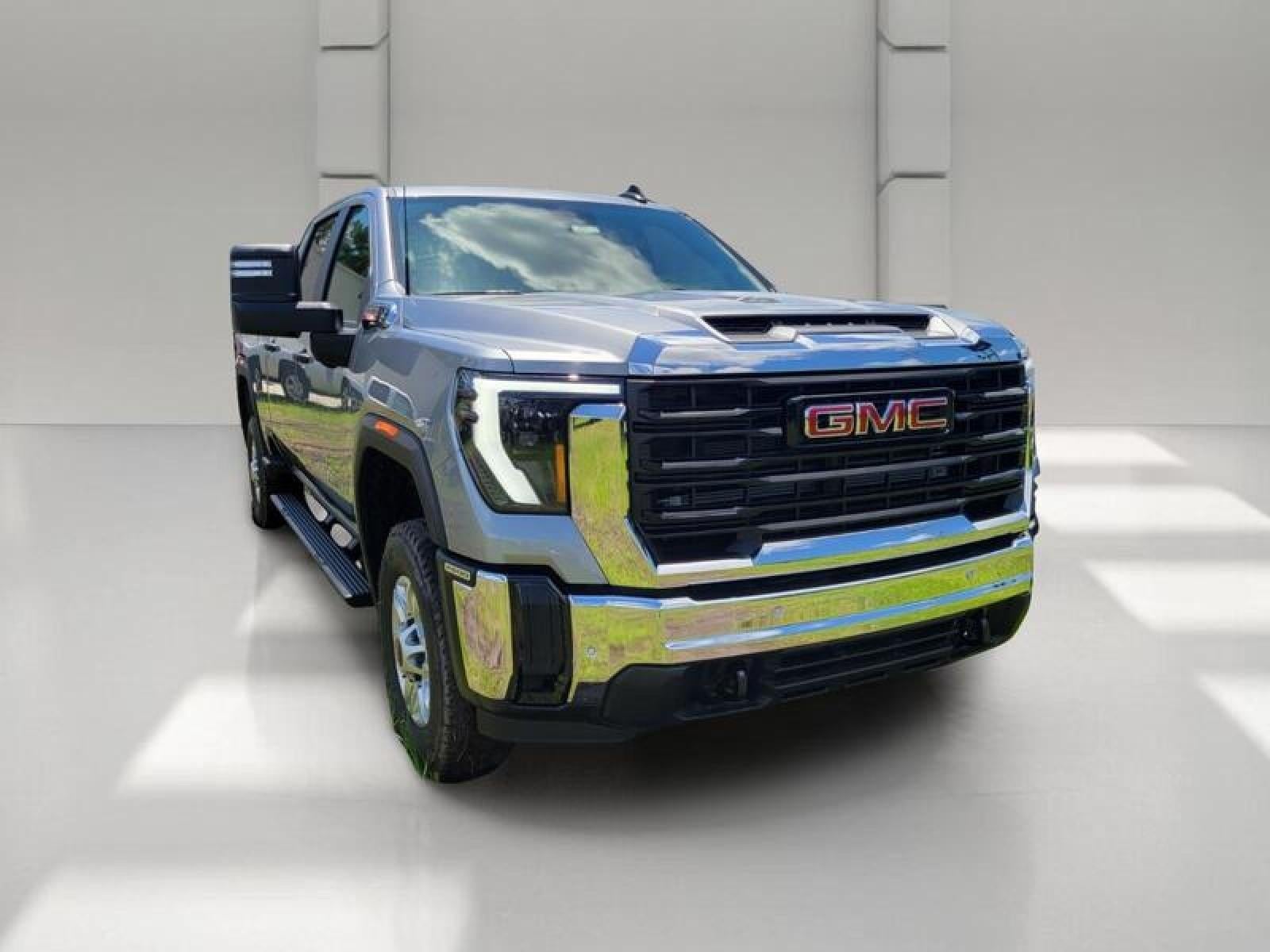 2026 GMC Sierra 2500 HD Crew Cab Standard Box 4-Wheel Drive Pro