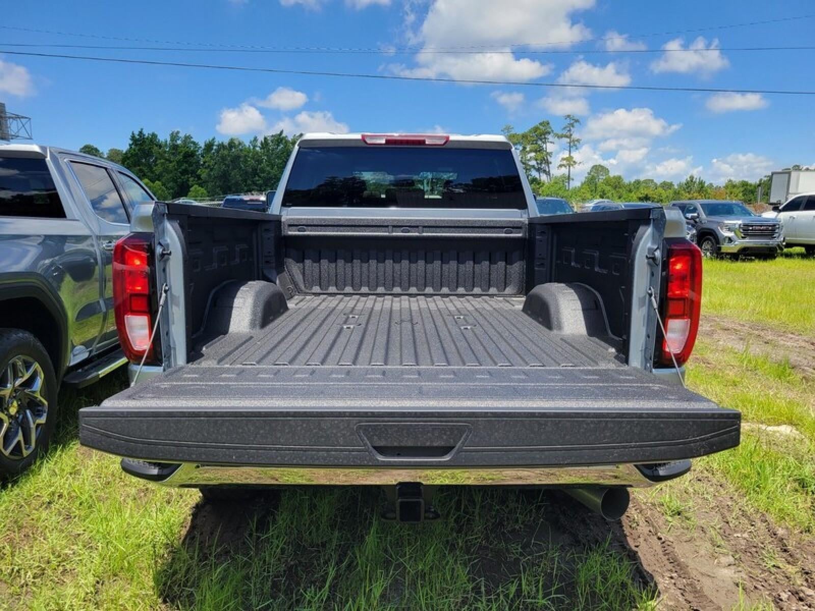 2026 GMC Sierra 2500 HD Crew Cab Standard Box 4-Wheel Drive Pro