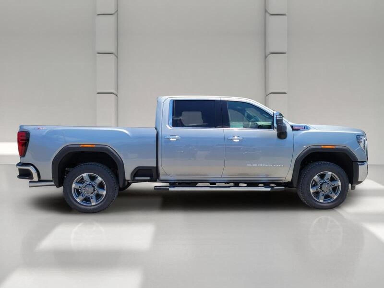 2026 GMC Sierra 2500 HD Crew Cab Standard Box 4-Wheel Drive SLT