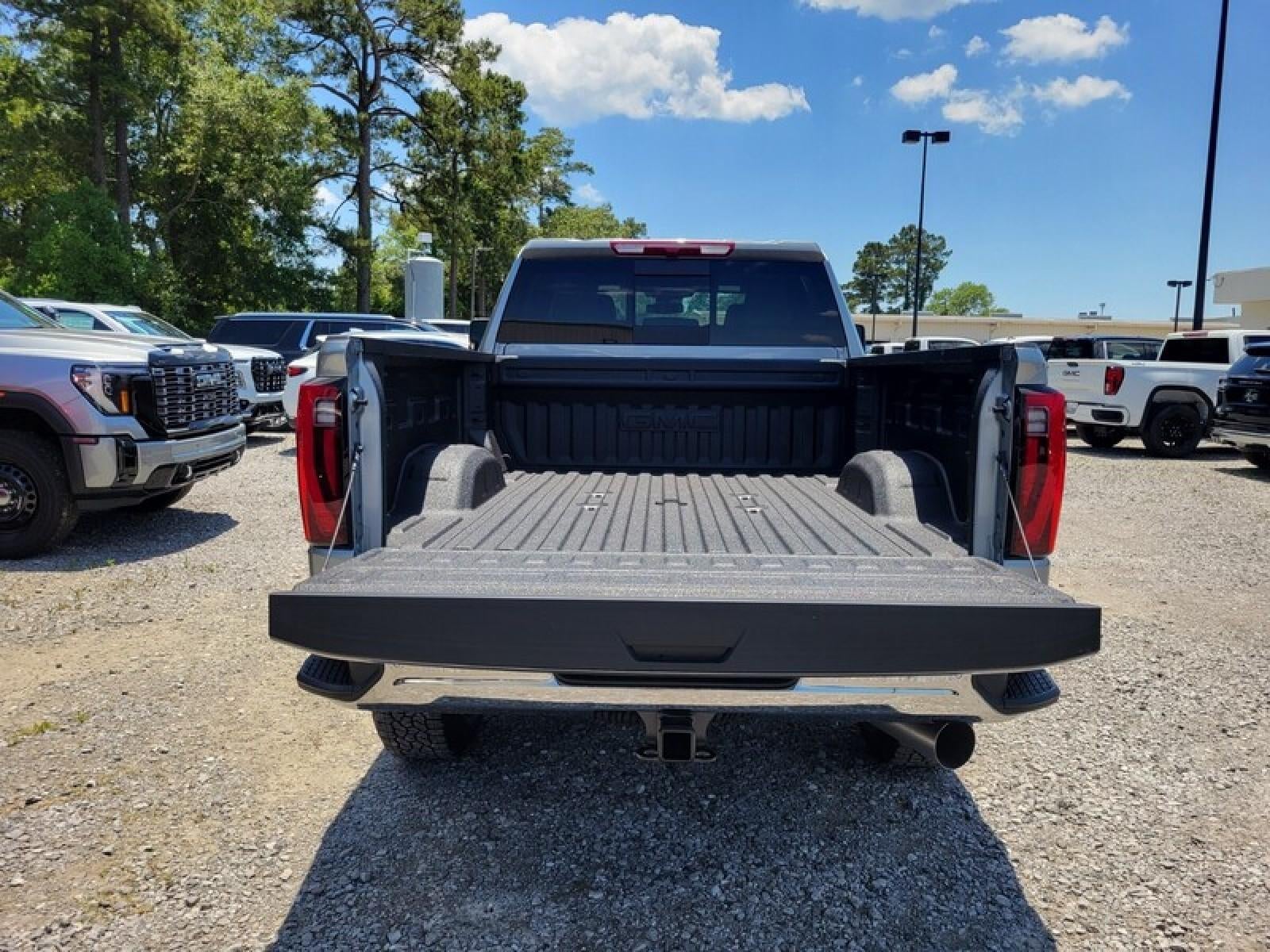 2026 GMC Sierra 2500 HD Crew Cab Standard Box 4-Wheel Drive SLT