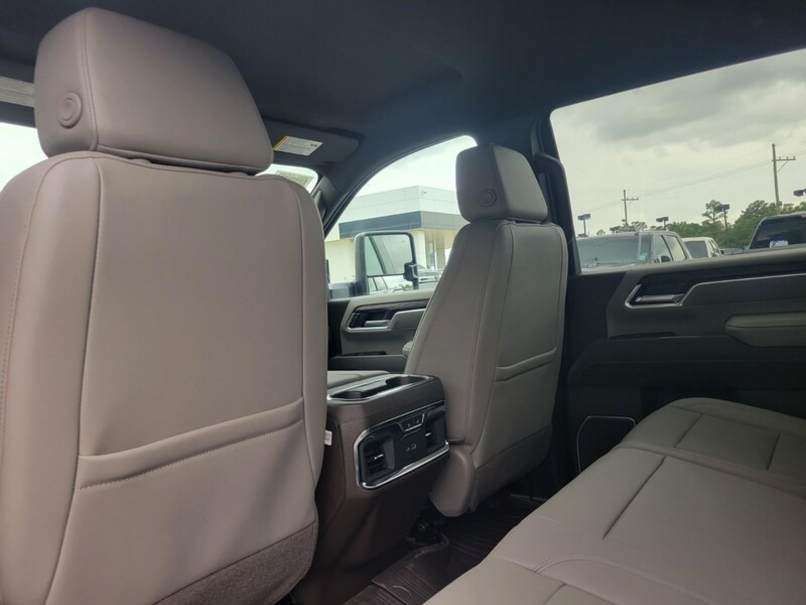 2026 GMC Sierra 2500 HD Crew Cab Standard Box 4-Wheel Drive SLT