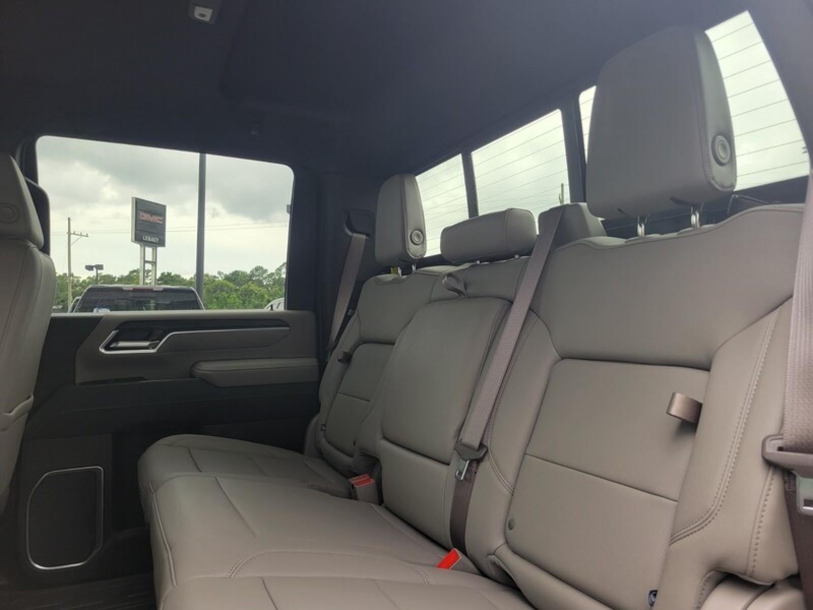 2026 GMC Sierra 2500 HD Crew Cab Standard Box 4-Wheel Drive SLT