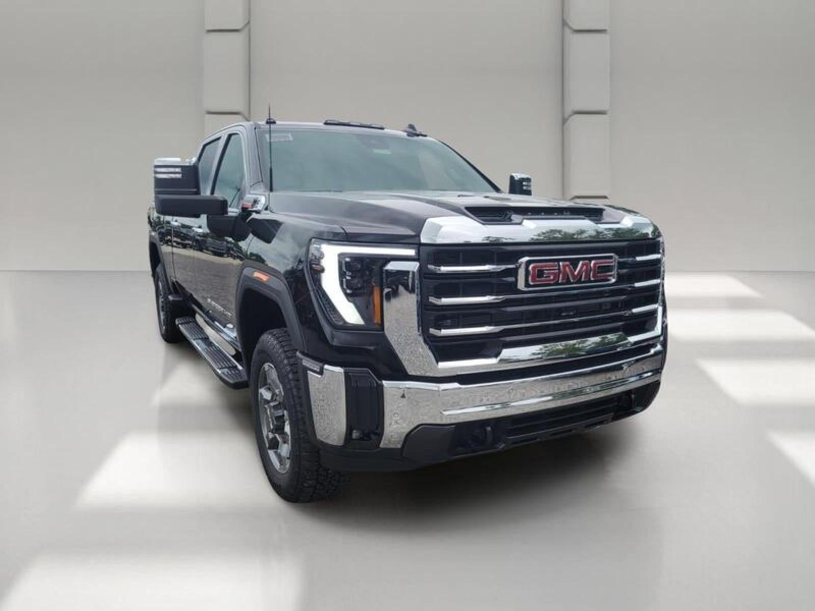2026 GMC Sierra 2500 HD Crew Cab Standard Box 4-Wheel Drive SLT