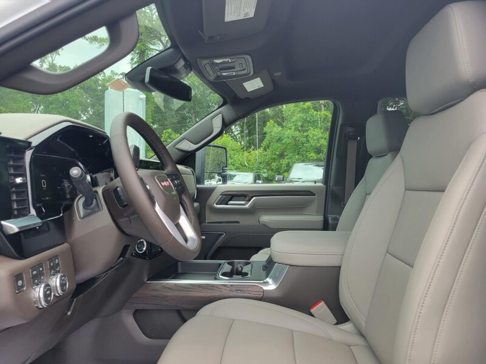 2026 GMC Sierra 2500 HD Crew Cab Standard Box 4-Wheel Drive SLT