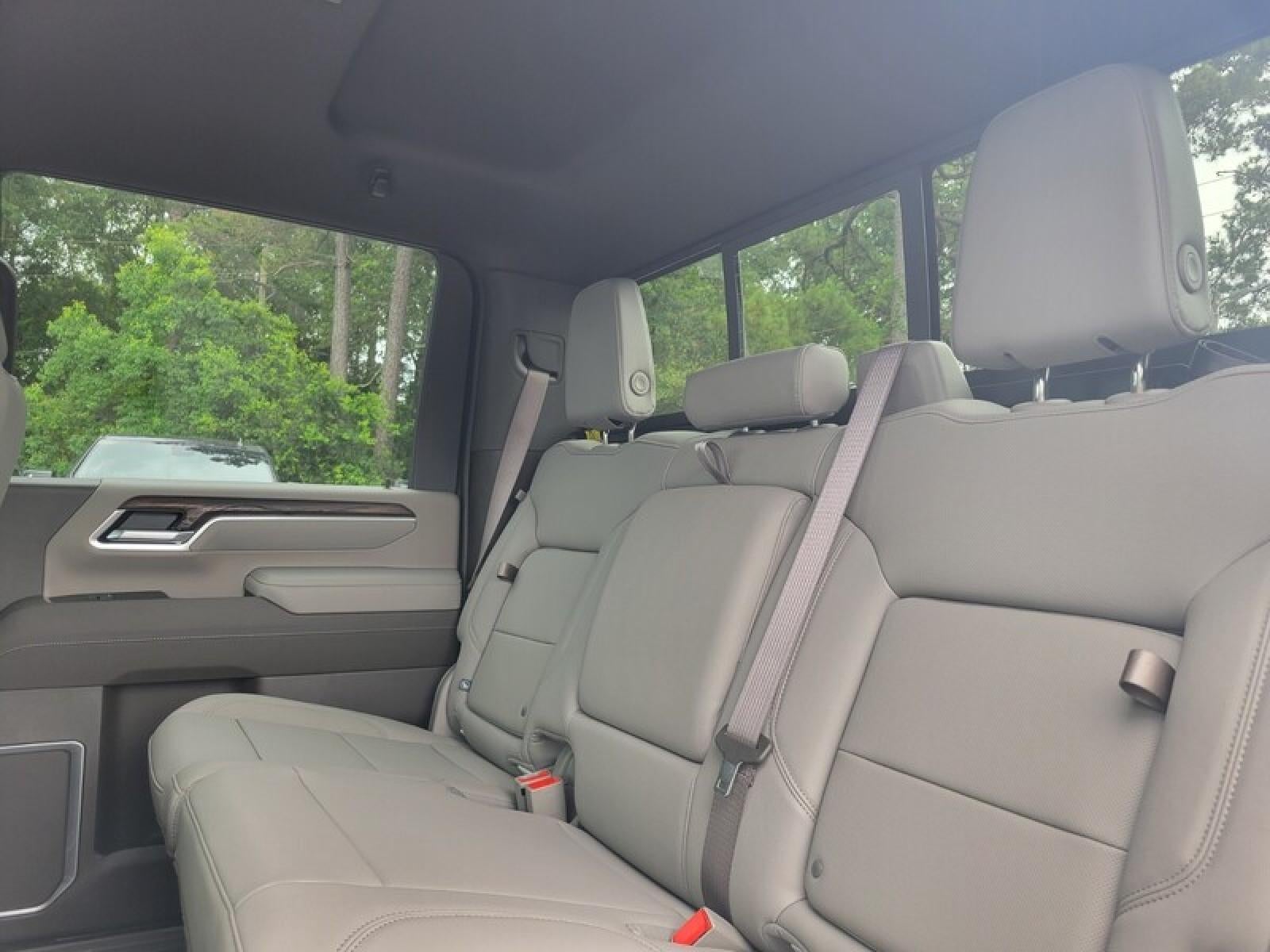 2026 GMC Sierra 2500 HD Crew Cab Standard Box 4-Wheel Drive SLT