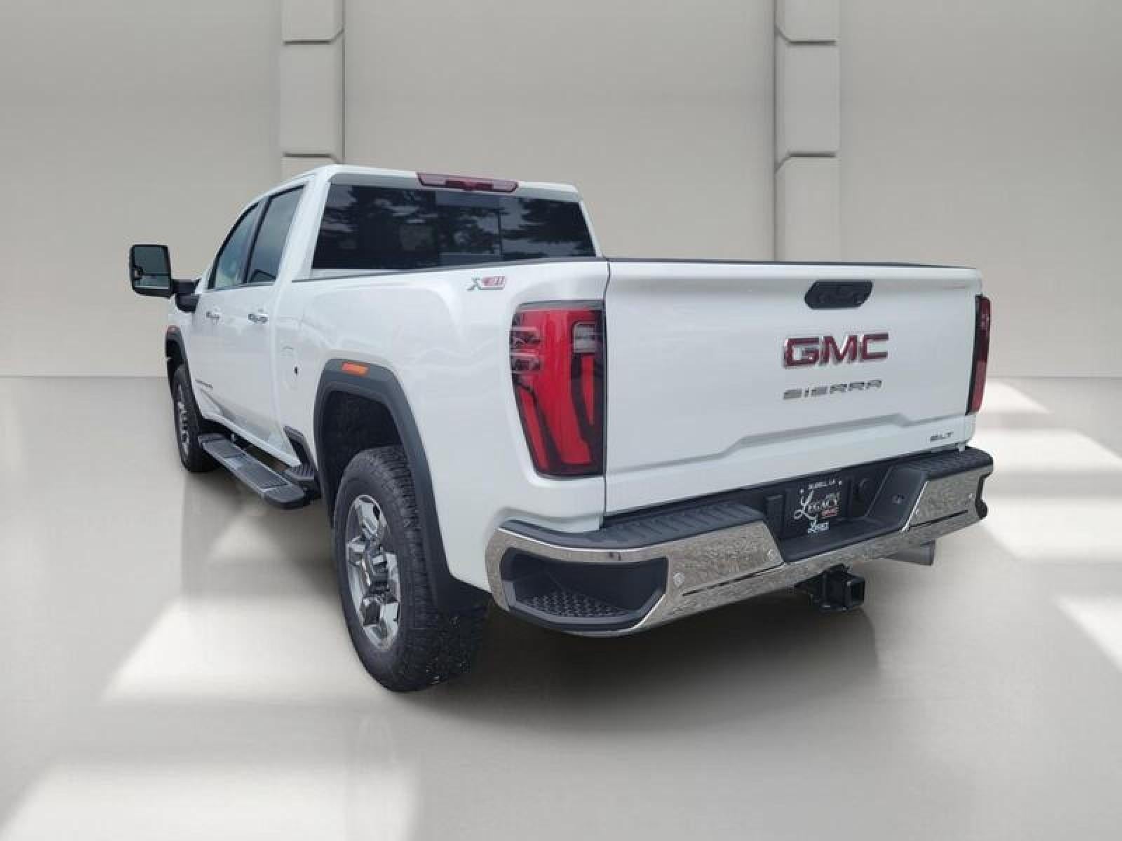 2026 GMC Sierra 2500 HD Crew Cab Standard Box 4-Wheel Drive SLT