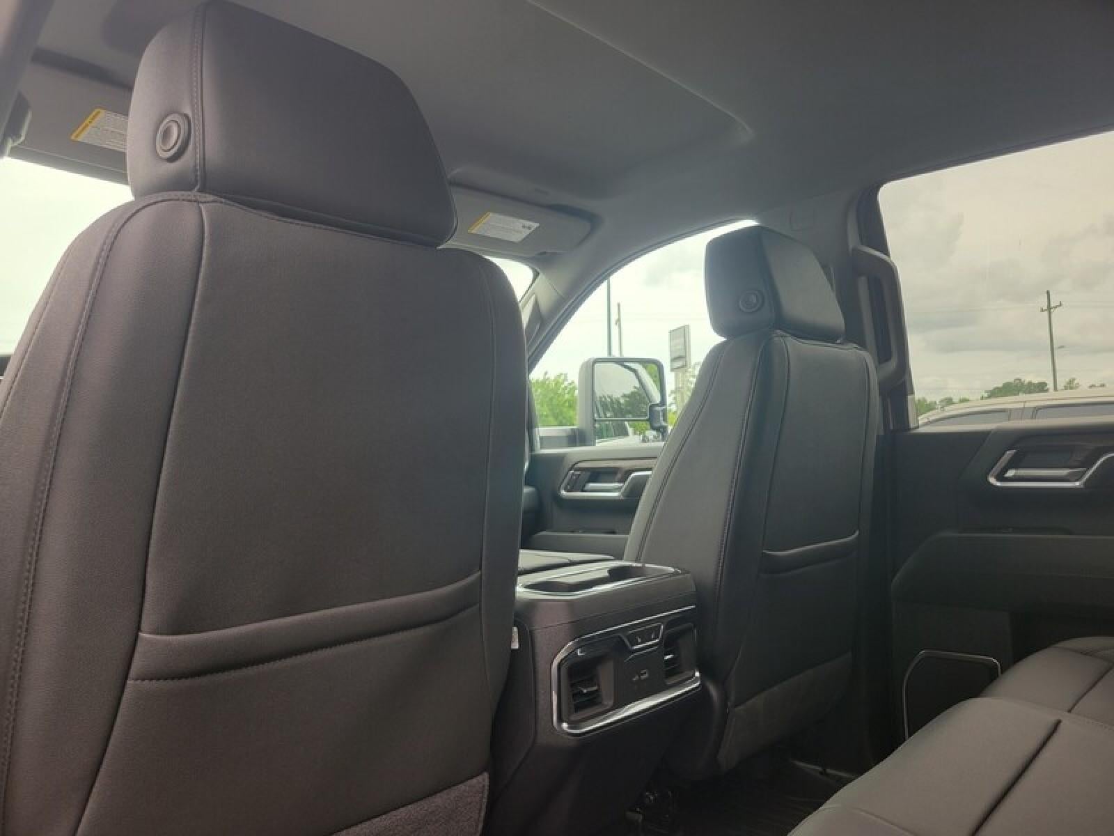 2026 GMC Sierra 2500 HD Crew Cab Standard Box 4-Wheel Drive SLT