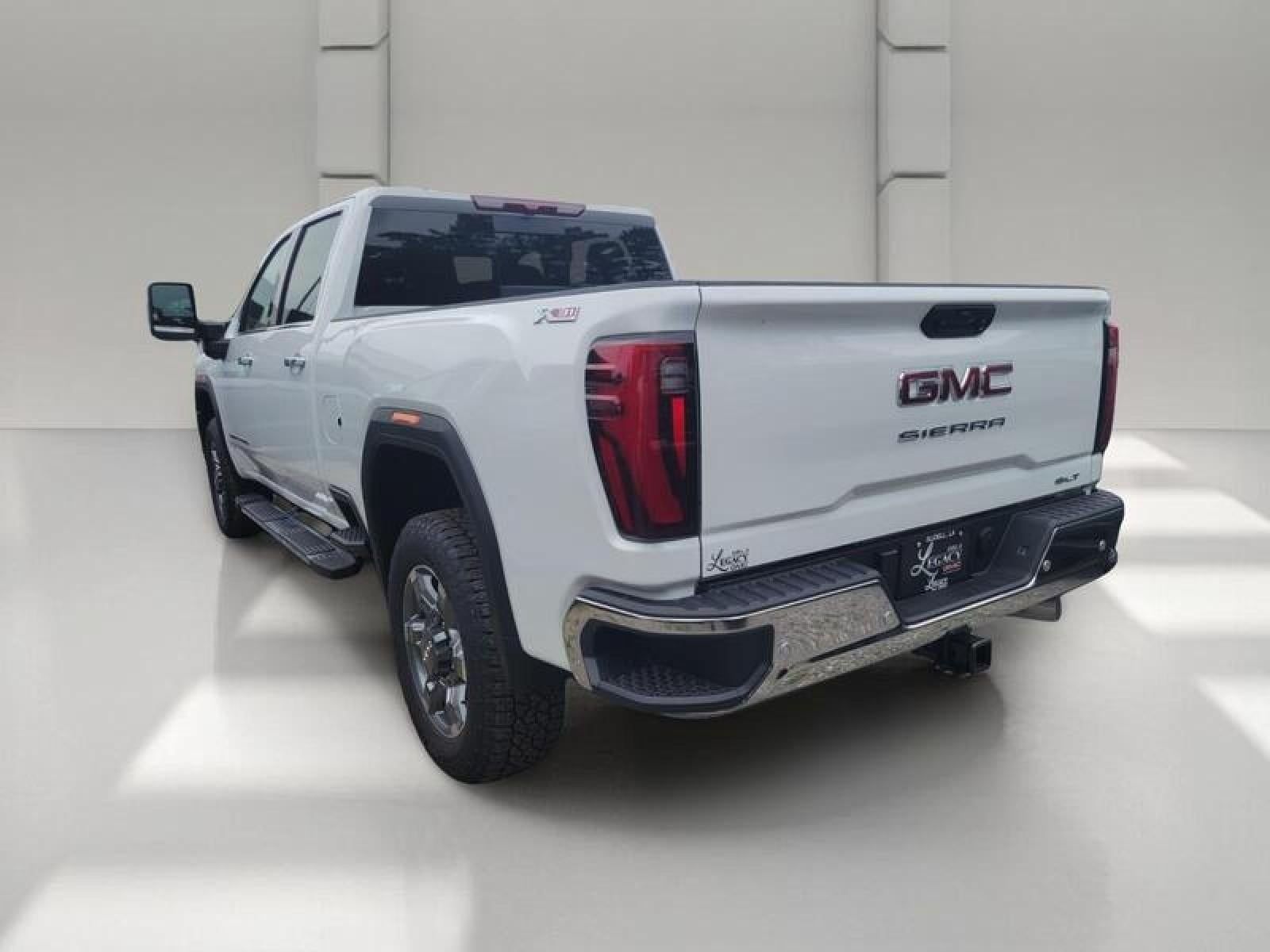 2026 GMC Sierra 2500 HD Crew Cab Standard Box 4-Wheel Drive SLT