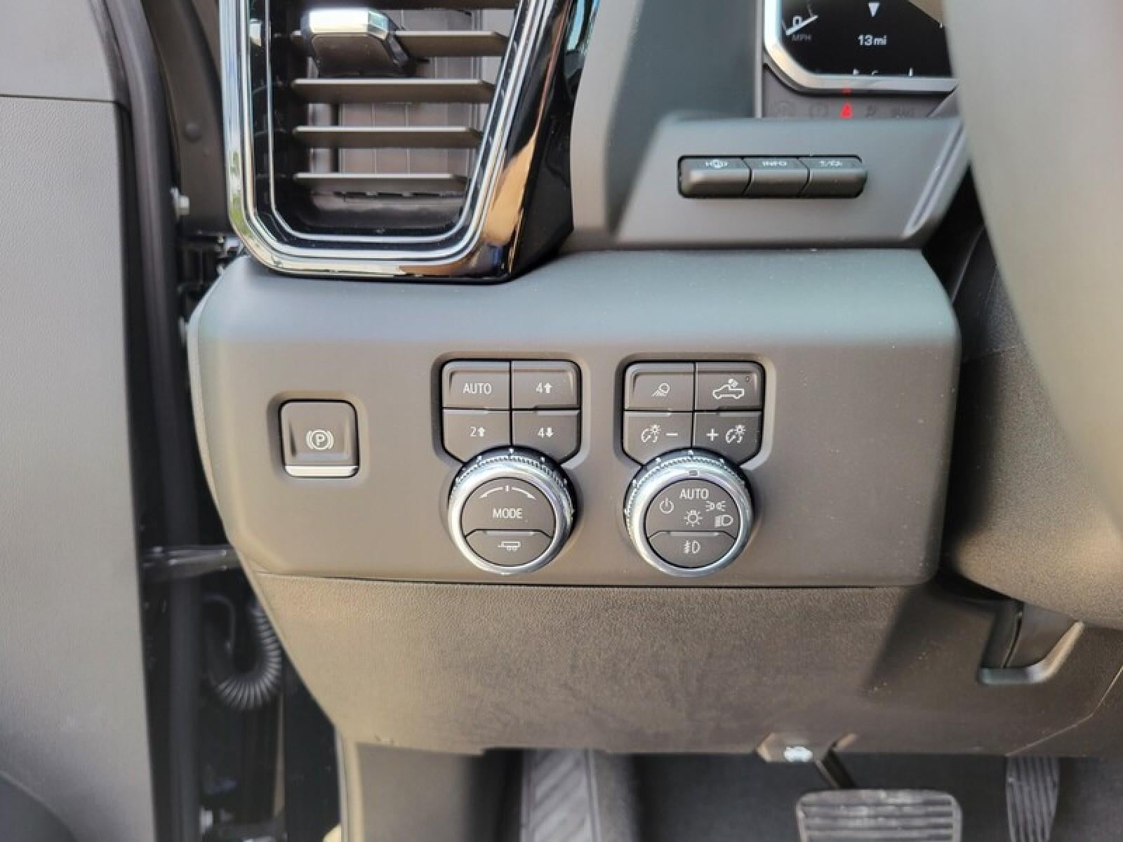 2026 GMC Sierra 2500 HD Crew Cab Standard Box 4-Wheel Drive AT4