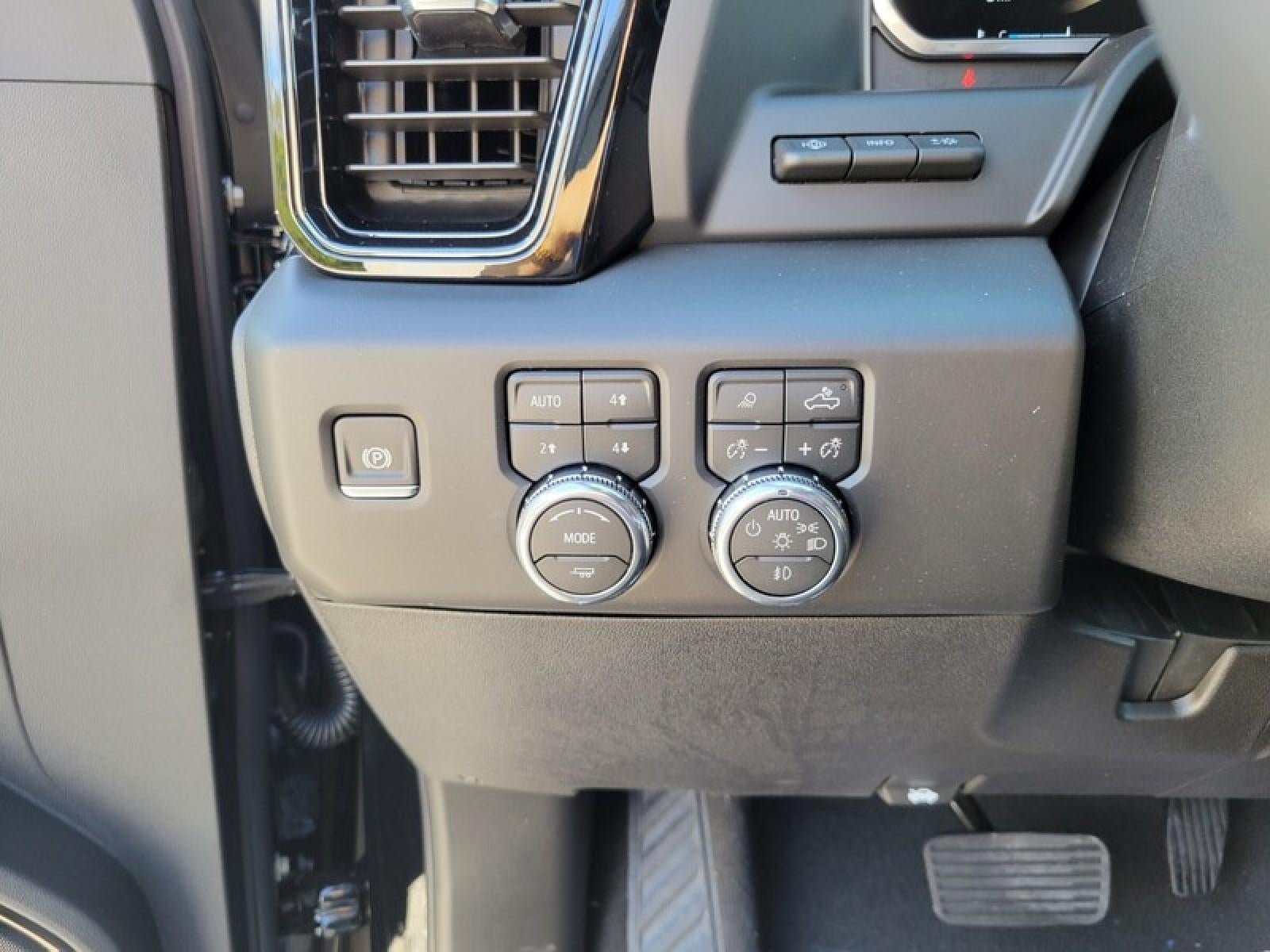 2026 GMC Sierra 2500 HD Crew Cab Standard Box 4-Wheel Drive AT4