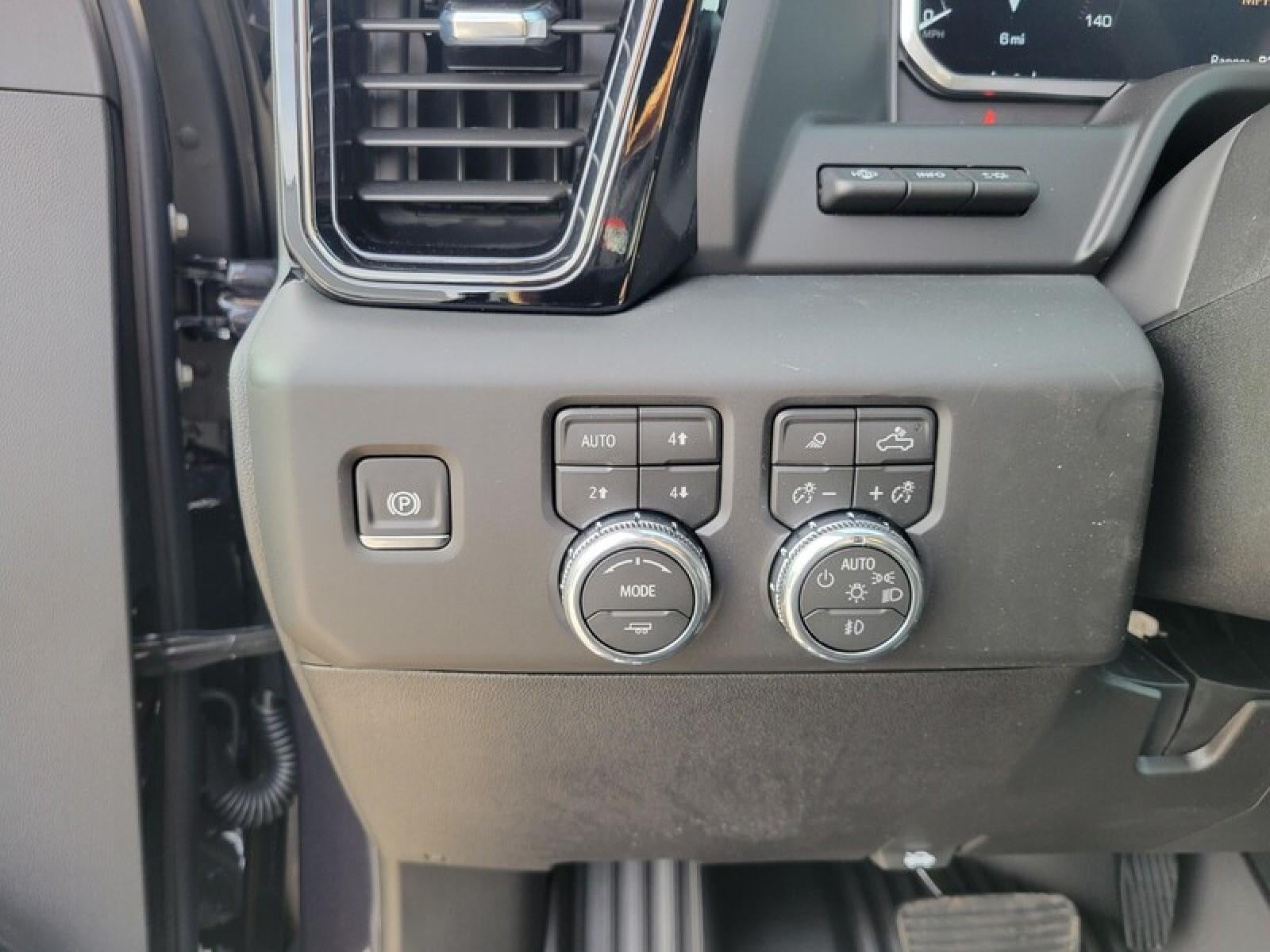 2026 GMC Sierra 2500 HD Crew Cab Standard Box 4-Wheel Drive AT4