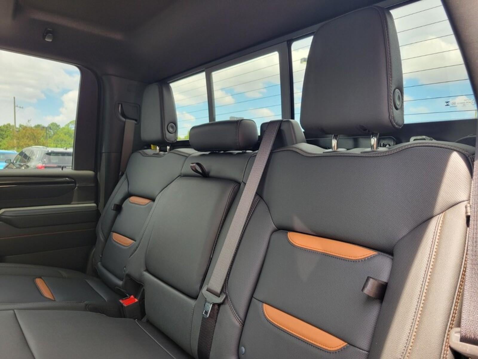 2026 GMC Sierra 2500 HD Crew Cab Standard Box 4-Wheel Drive AT4