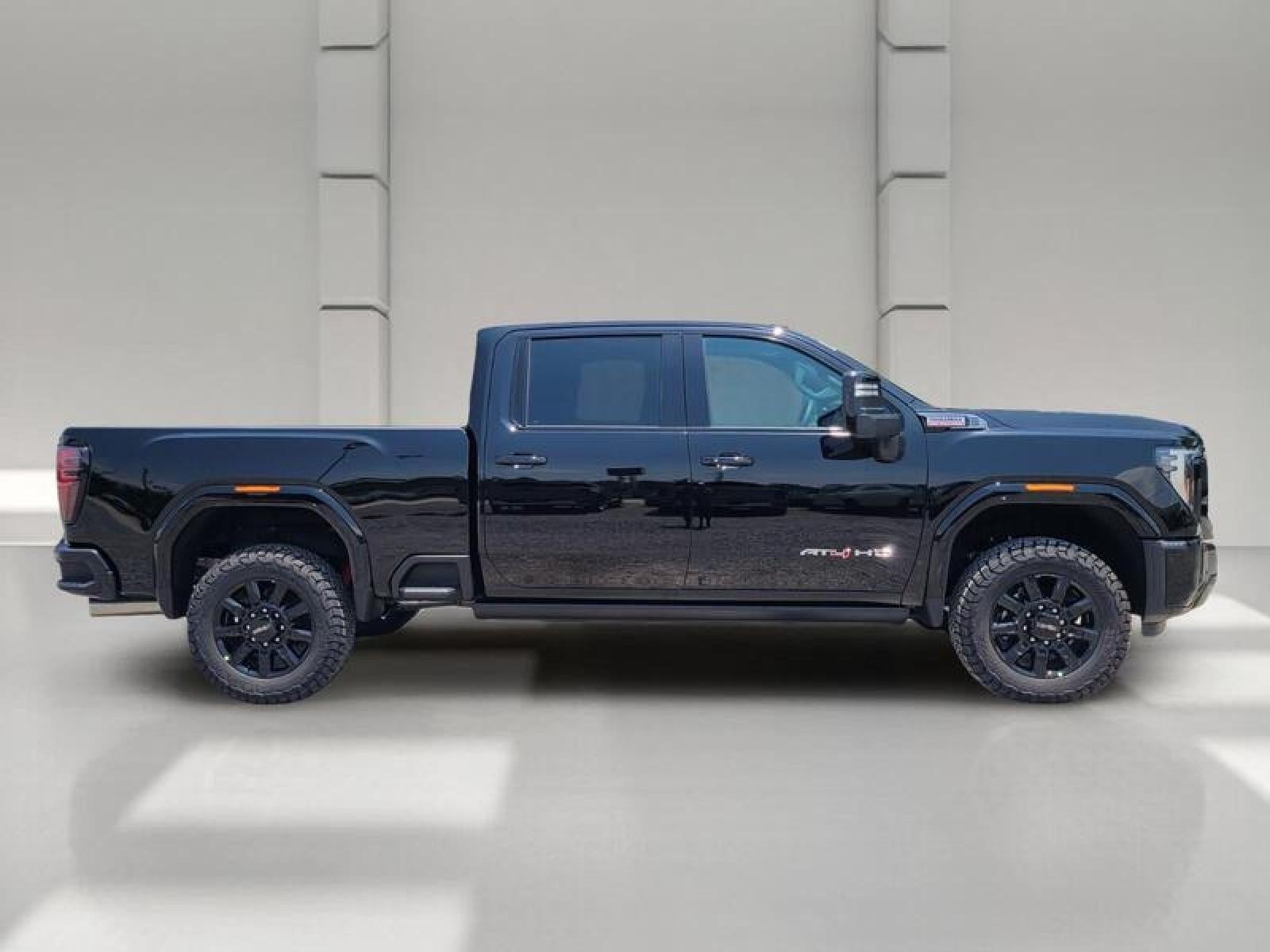 2026 GMC Sierra 2500 HD Crew Cab Standard Box 4-Wheel Drive AT4