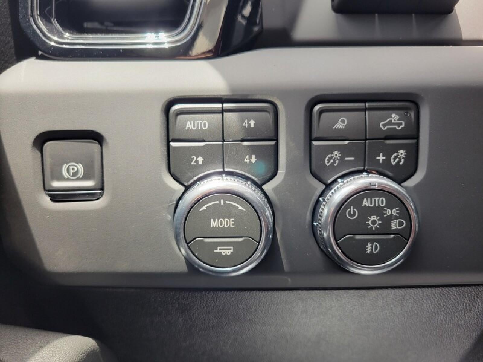 2026 GMC Sierra 2500 HD Crew Cab Long Box 4-Wheel Drive AT4