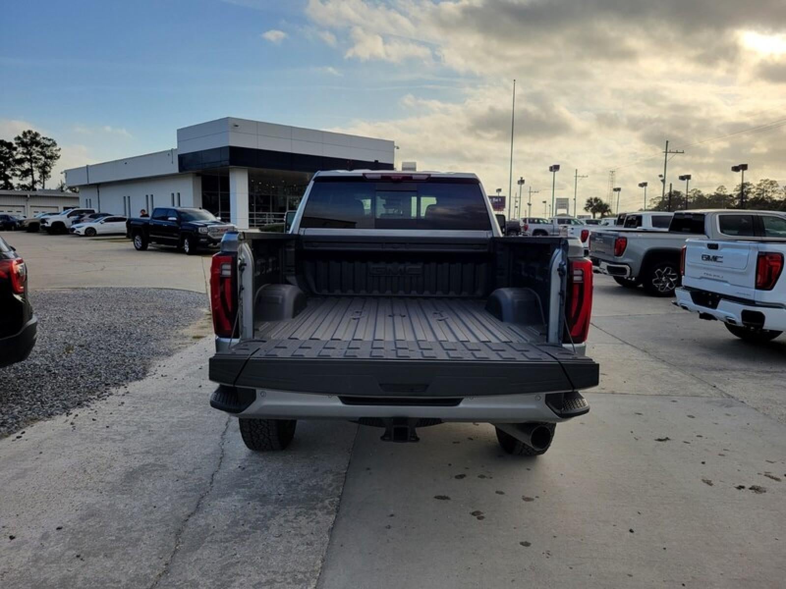 2026 GMC Sierra 2500 HD Crew Cab Standard Box 4-Wheel Drive Denali
