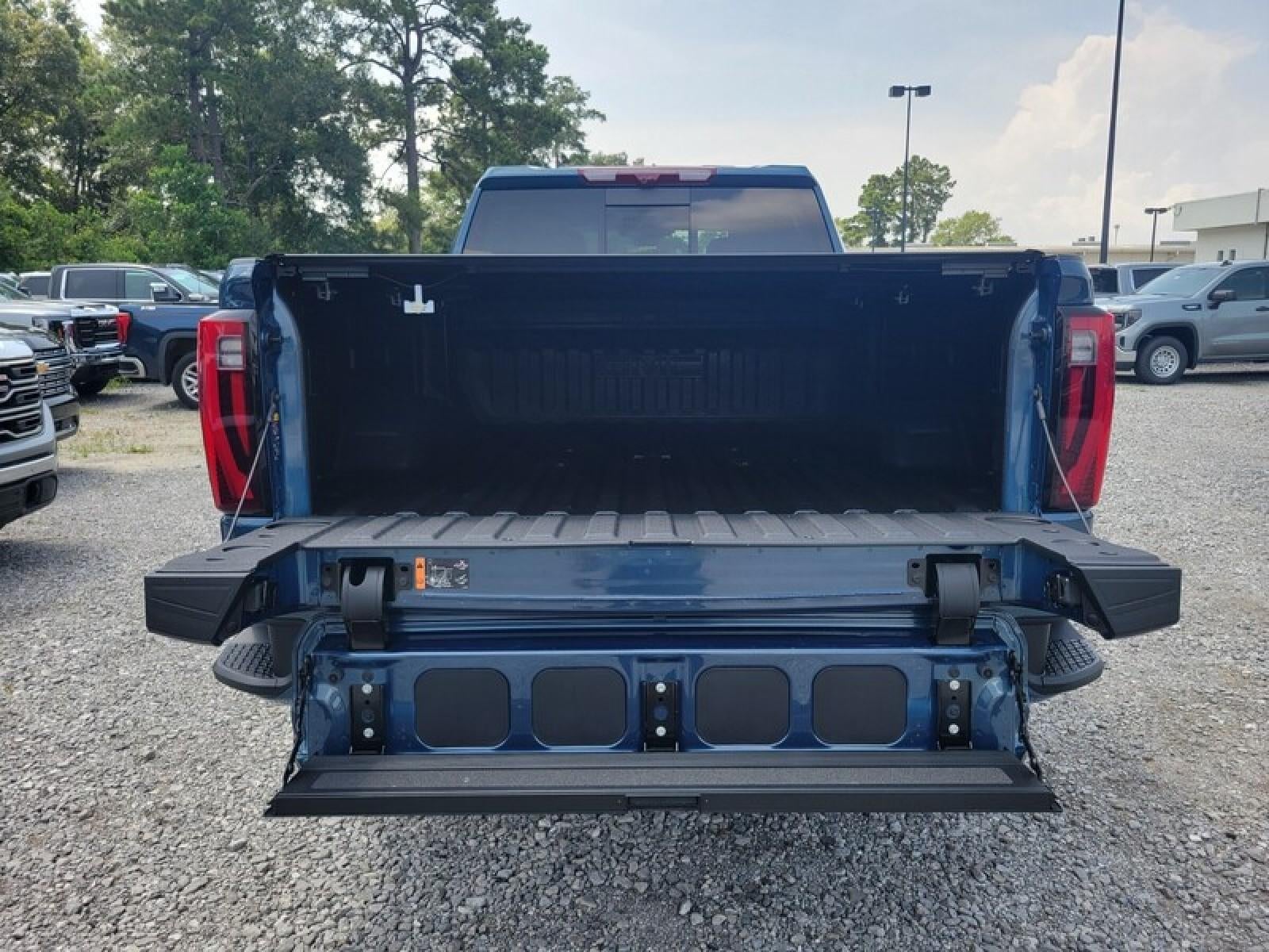 2026 GMC Sierra 2500 HD Crew Cab Standard Box 4-Wheel Drive Denali