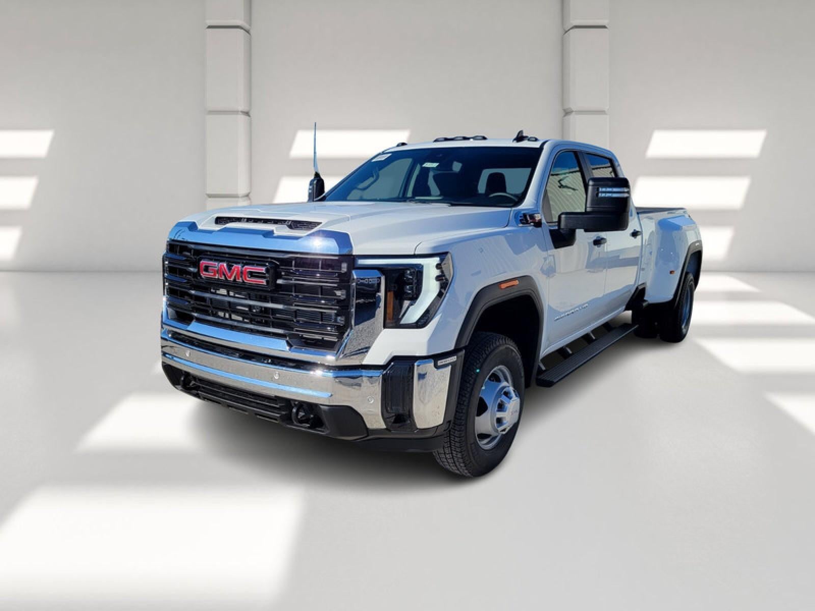 2026 GMC Sierra 3500 HD Crew Cab Long Box 4-Wheel Drive Pro