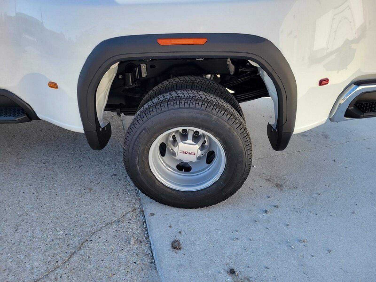 2026 GMC Sierra 3500 HD Crew Cab Long Box 4-Wheel Drive Pro