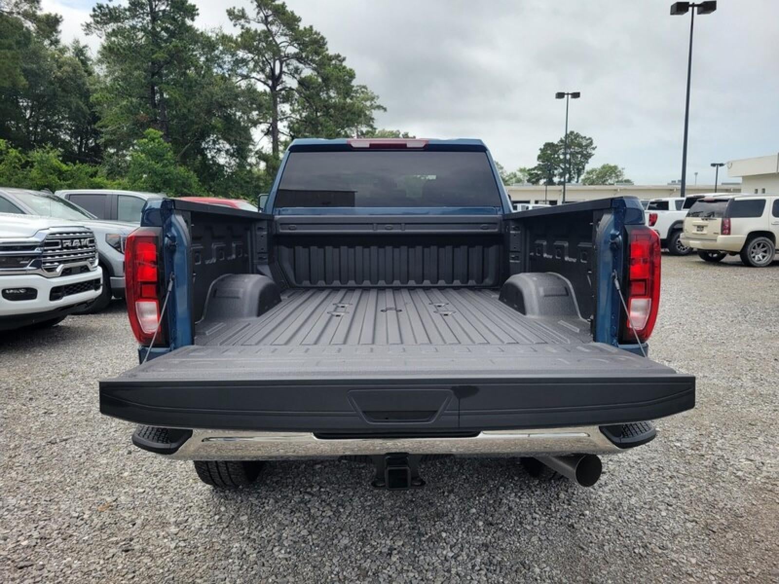 2026 GMC Sierra 3500 HD Crew Cab Standard Box 4-Wheel Drive Pro
