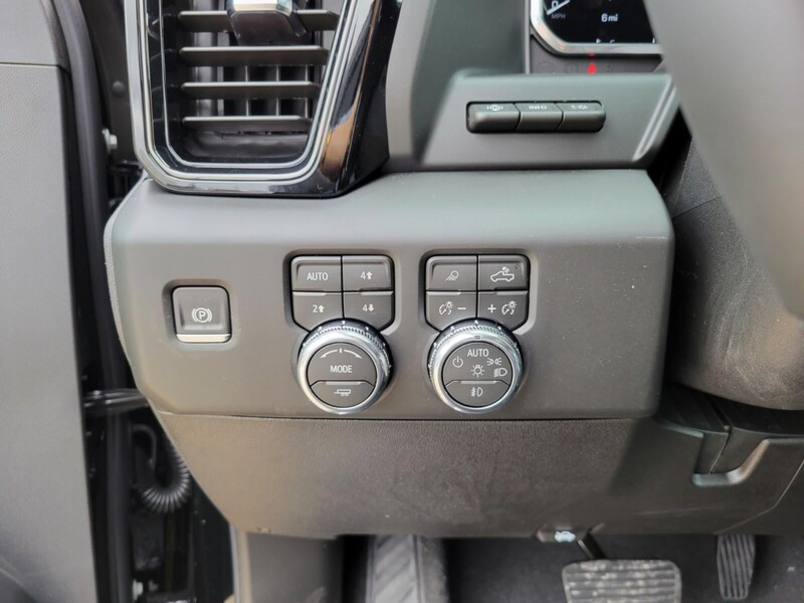 2026 GMC Sierra 3500 HD Crew Cab Standard Box 4-Wheel Drive AT4