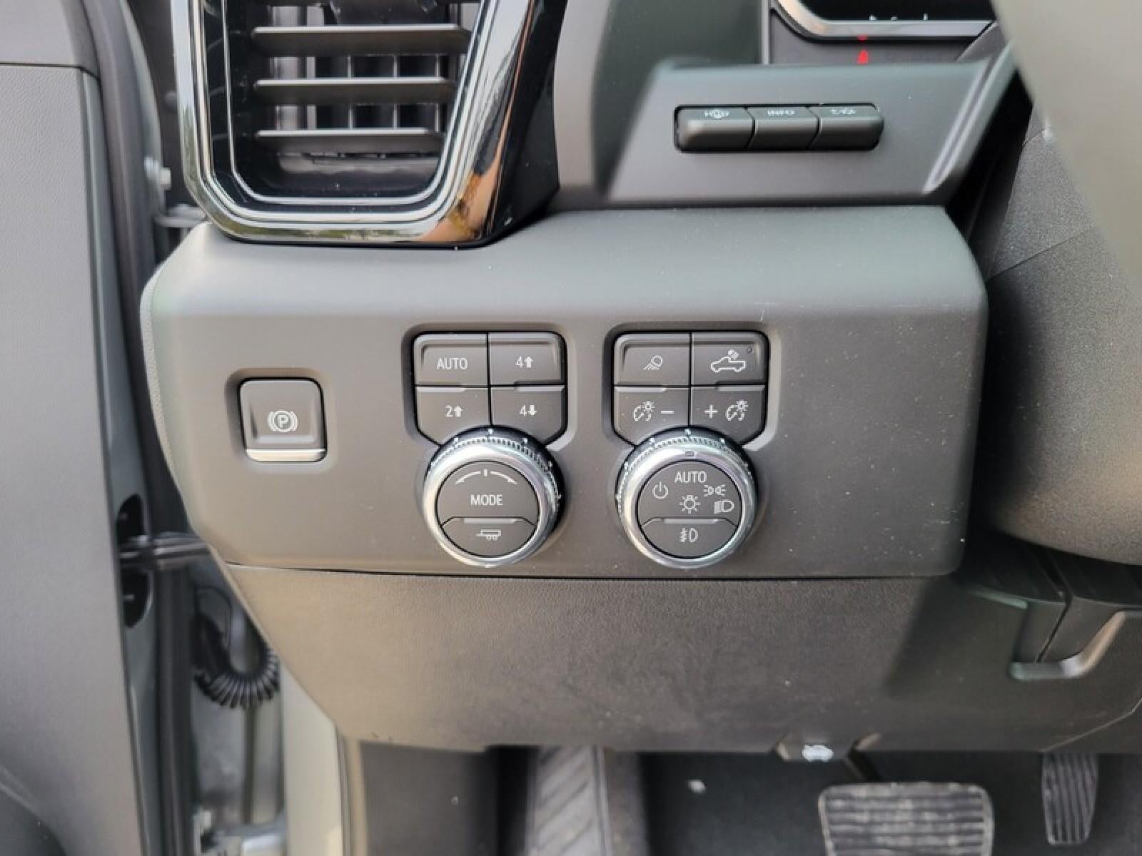 2026 GMC Sierra 3500 HD Crew Cab Standard Box 4-Wheel Drive AT4