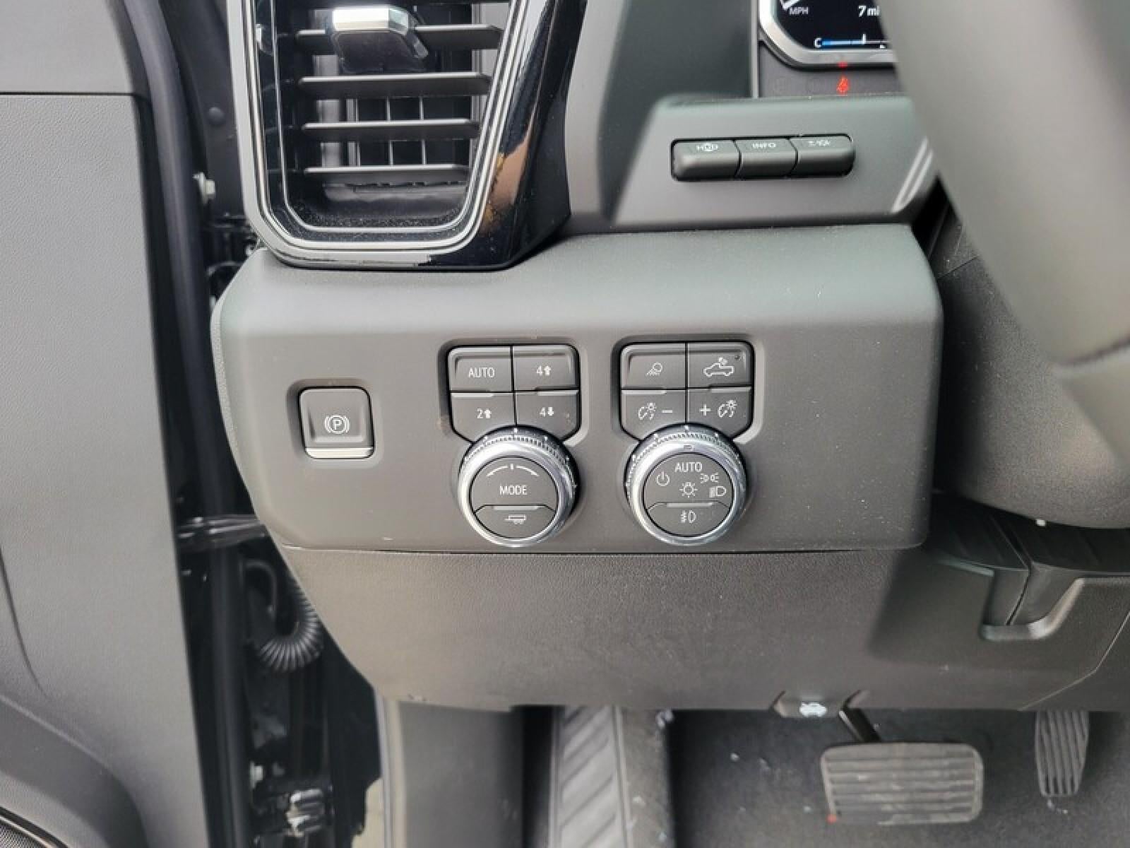 2026 GMC Sierra 3500 HD Crew Cab Standard Box 4-Wheel Drive AT4