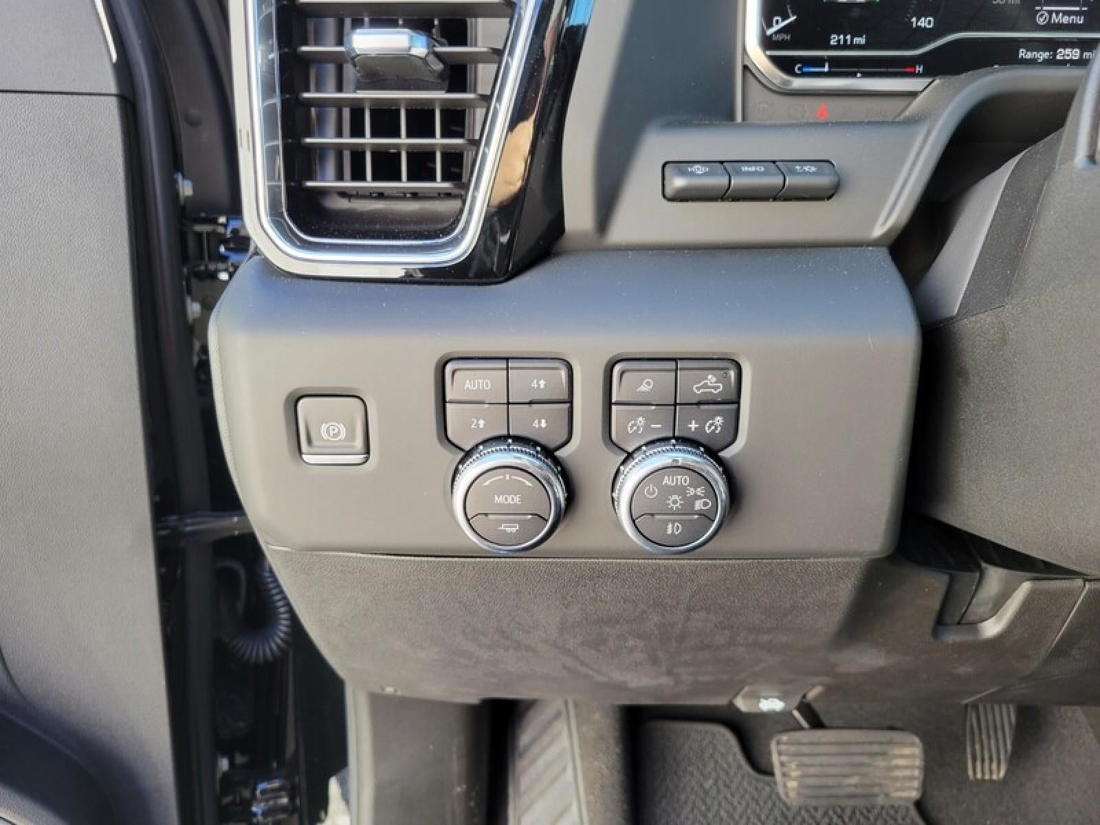 2025 GMC Sierra 3500 HD Crew Cab Standard Box 4-Wheel Drive Denali