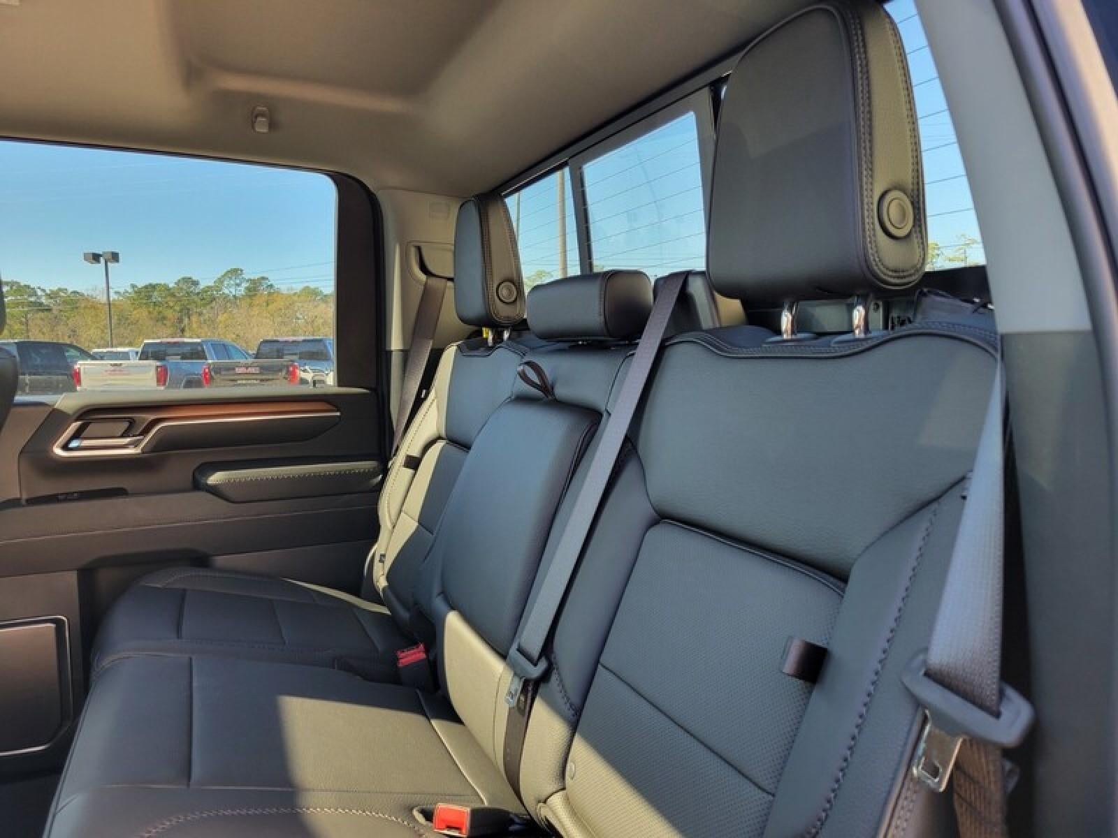 2025 GMC Sierra 3500 HD Crew Cab Standard Box 4-Wheel Drive Denali