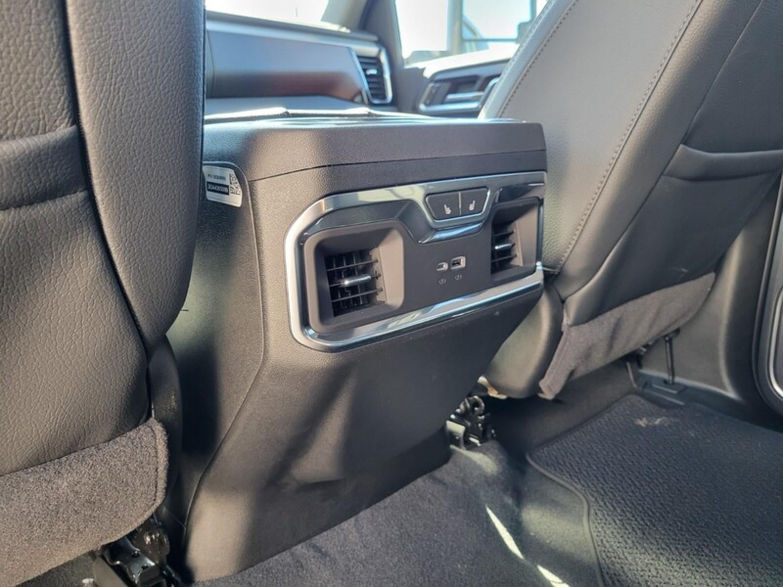 2025 GMC Sierra 3500 HD Crew Cab Standard Box 4-Wheel Drive Denali