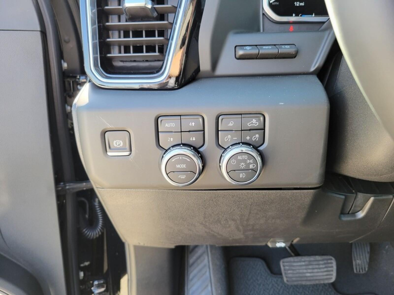 2026 GMC Sierra 3500 HD Crew Cab Long Box 4-Wheel Drive Denali