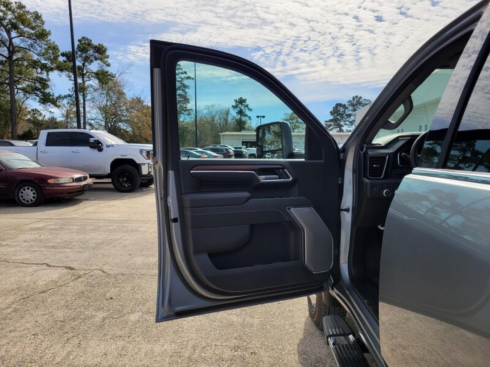 2026 GMC Sierra 3500 HD Crew Cab Long Box 4-Wheel Drive Denali