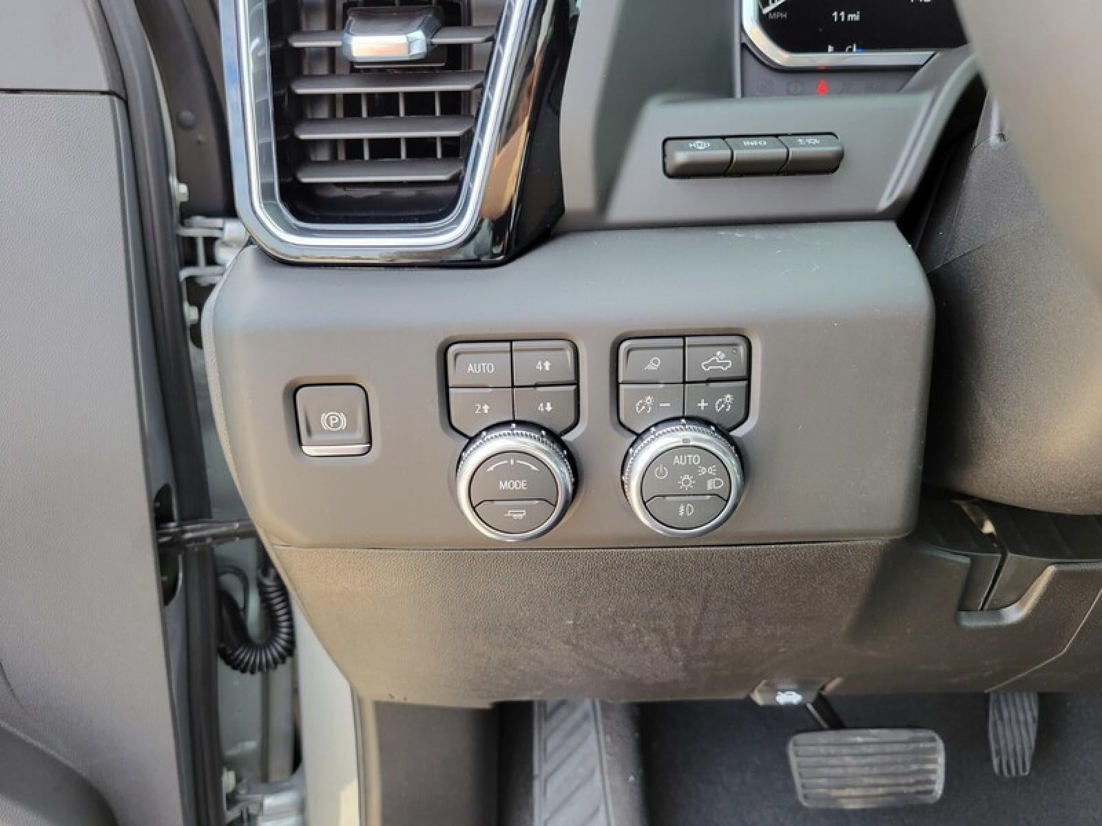 2026 GMC Sierra 3500 HD Crew Cab Long Box 4-Wheel Drive Denali