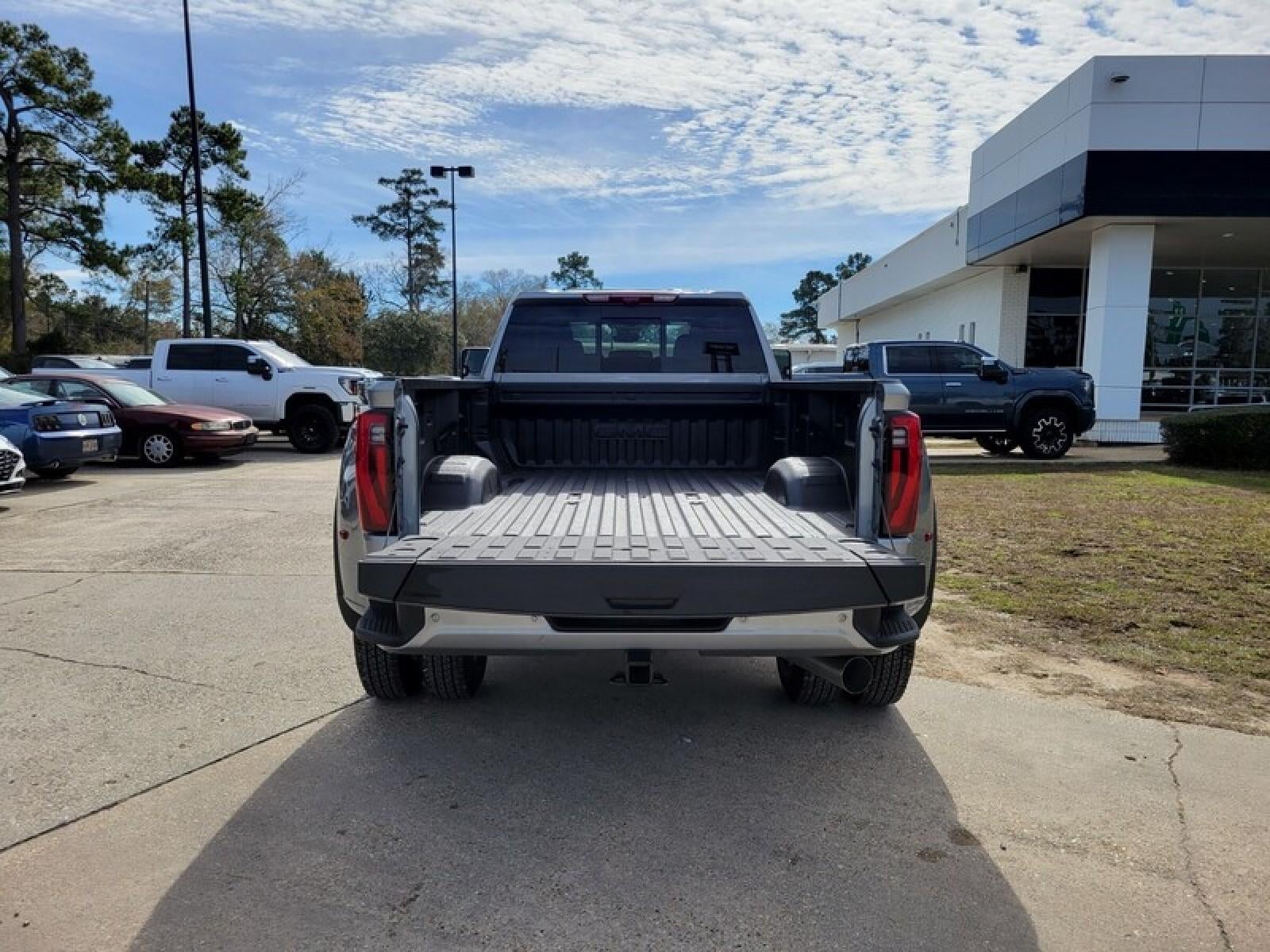 2026 GMC Sierra 3500 HD Crew Cab Long Box 4-Wheel Drive Denali