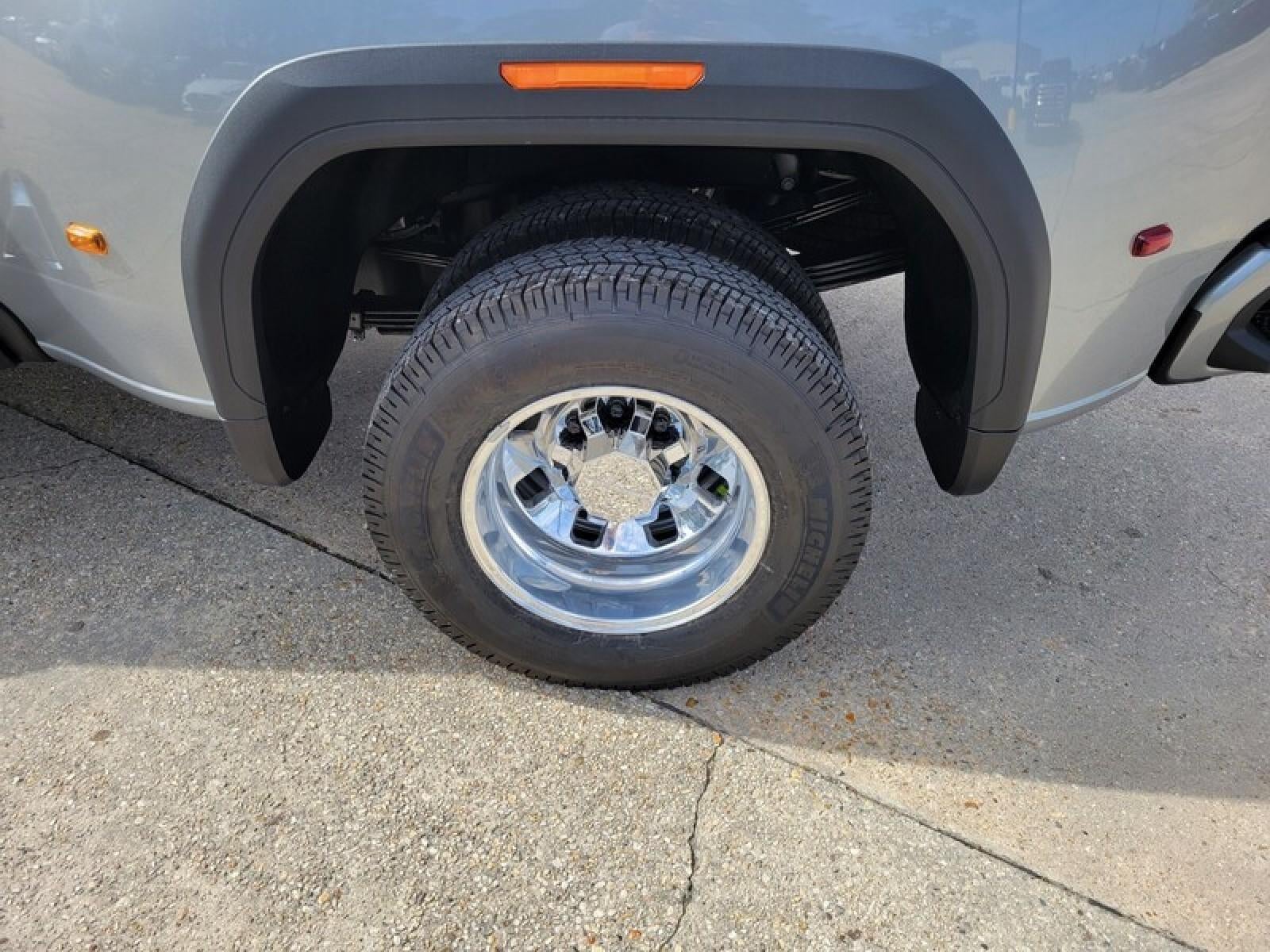 2026 GMC Sierra 3500 HD Crew Cab Long Box 4-Wheel Drive Denali