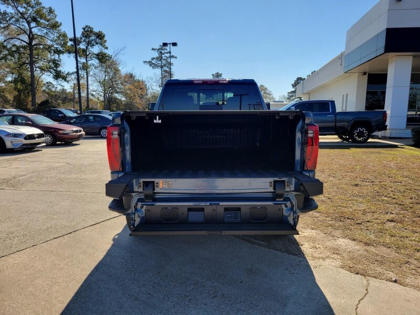 2026 GMC Sierra 2500 HD Crew Cab Standard Box 4-Wheel Drive Denali Ultimate