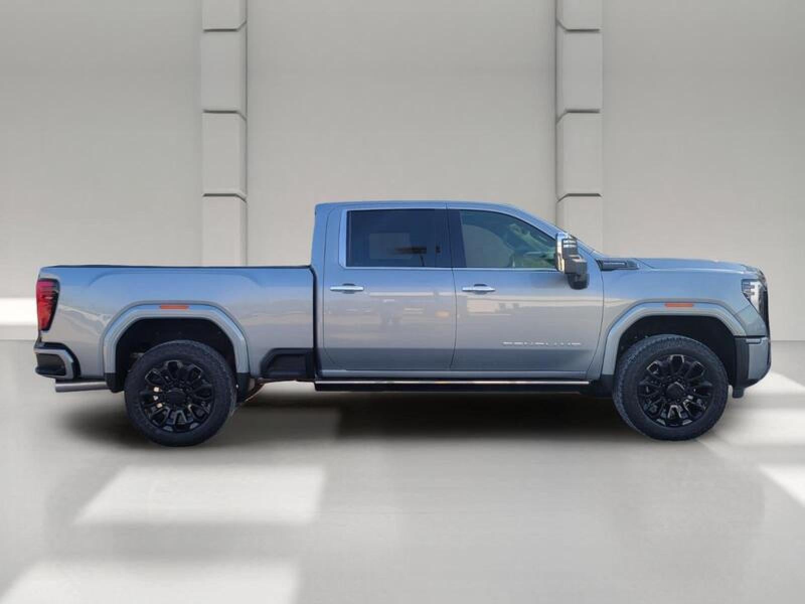 2026 GMC Sierra 2500 HD Crew Cab Standard Box 4-Wheel Drive Denali Ultimate