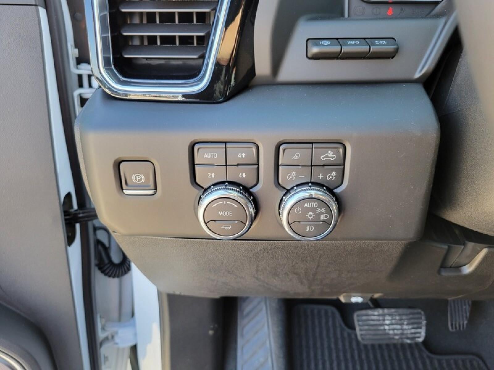 2026 GMC Sierra 2500 HD Crew Cab Standard Box 4-Wheel Drive Denali Ultimate