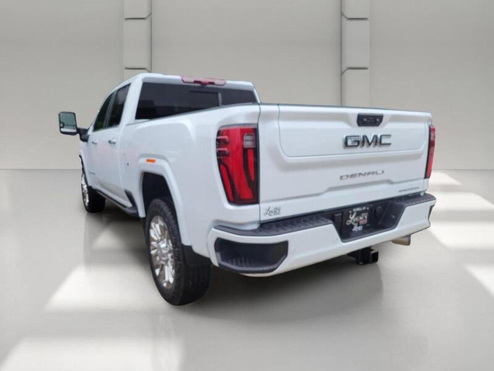 2026 GMC Sierra 2500 HD Crew Cab Standard Box 4-Wheel Drive Denali Ultimate